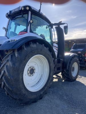 Valtra T154 VERSU - 장궤형 트랙터 : 사진 3 Valtra T154 VERSU - 장궤형 트랙터 : 사진 3
