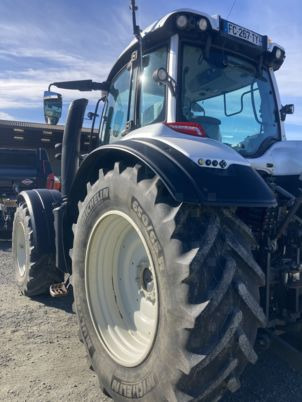 Valtra T154 VERSU - 장궤형 트랙터 : 사진 5 Valtra T154 VERSU - 장궤형 트랙터 : 사진 5