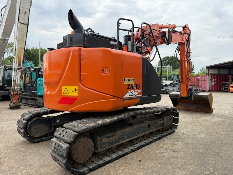 Hitachi ZX 135 US-6 - 크롤러 굴삭기 : 사진 4 Hitachi ZX 135 US-6 - 크롤러 굴삭기 : 사진 4