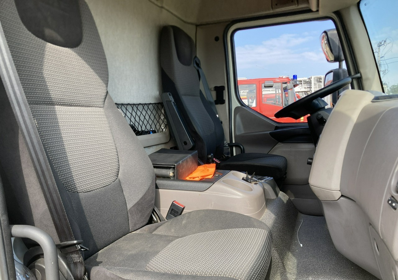 Interior photo 2: 냉동 밴 DAF Inny DAF DAF LF210FA Chłodnia Konvekta Hydro klapa 2014
