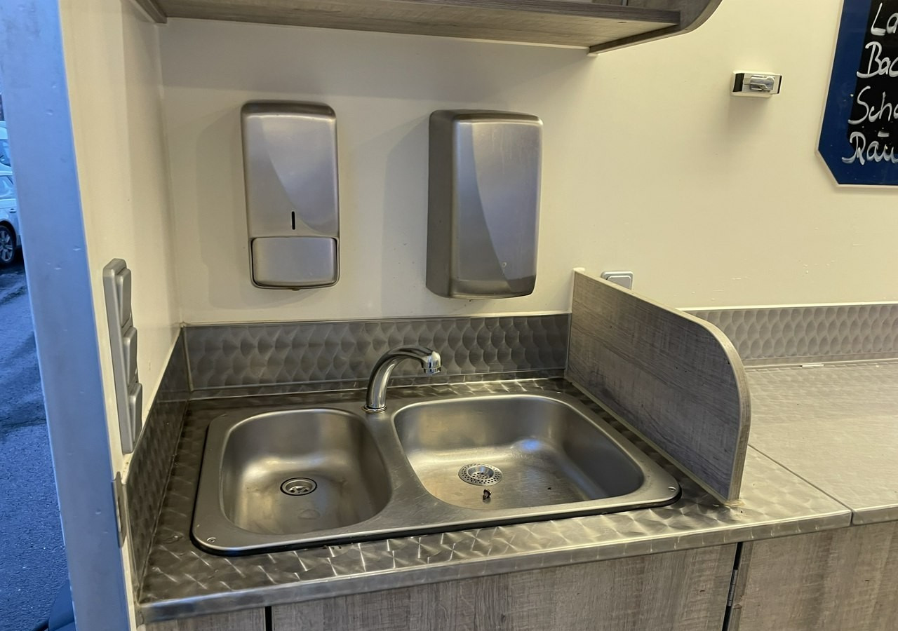 벤딩 트럭 Fiat Ducato Autosklep wędlin Ryb Gastronomiczny Food Truck Foodtruck 116tkm 201 : 사진 15 벤딩 트럭 Fiat Ducato Autosklep wędlin Ryb Gastronomiczny Food Truck Foodtruck 116tkm 201 : 사진 15