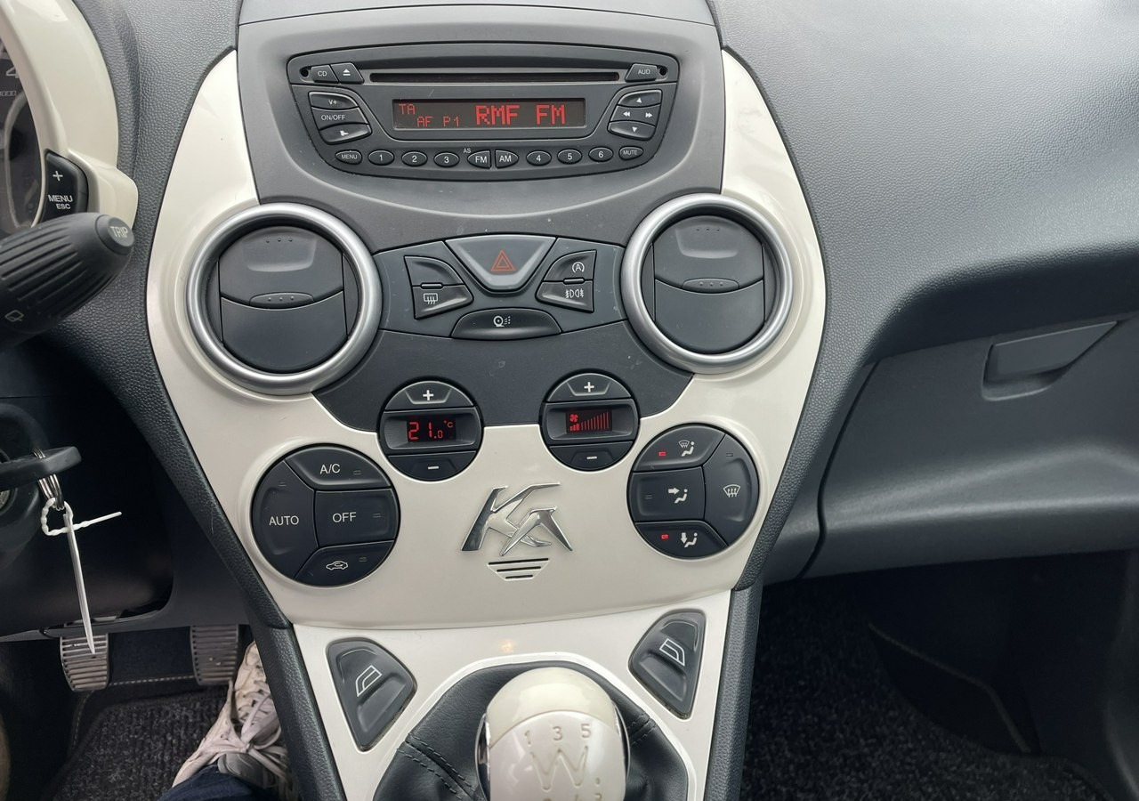 Ford KA II Ford KA 1.2 Champions Edition Klima Panorama 2012 - 해치백 : 사진 4 Ford KA II Ford KA 1.2 Champions Edition Klima Panorama 2012 - 해치백 : 사진 4