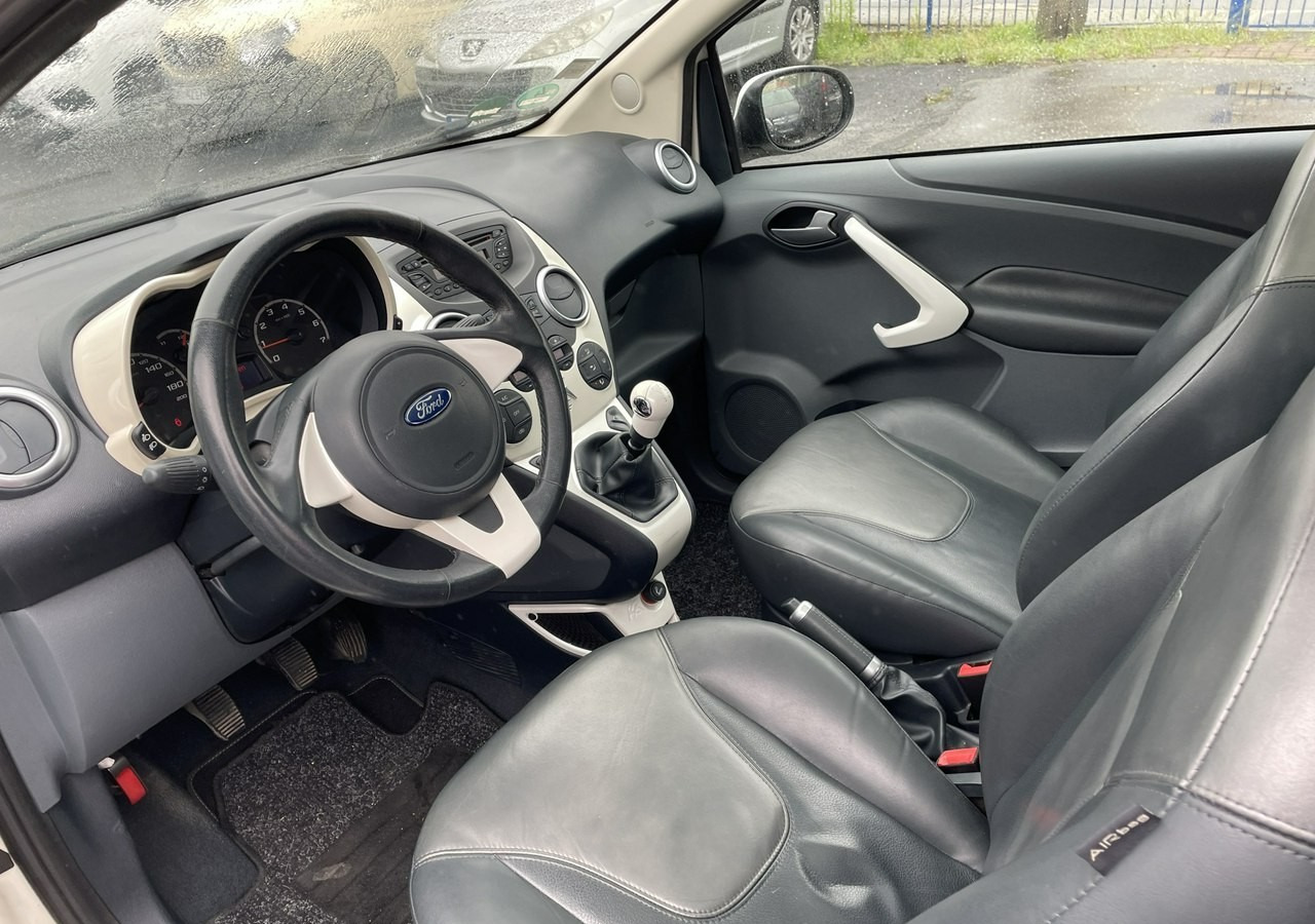 Ford KA II Ford KA 1.2 Champions Edition Klima Panorama 2012 - 해치백 : 사진 3 Ford KA II Ford KA 1.2 Champions Edition Klima Panorama 2012 - 해치백 : 사진 3