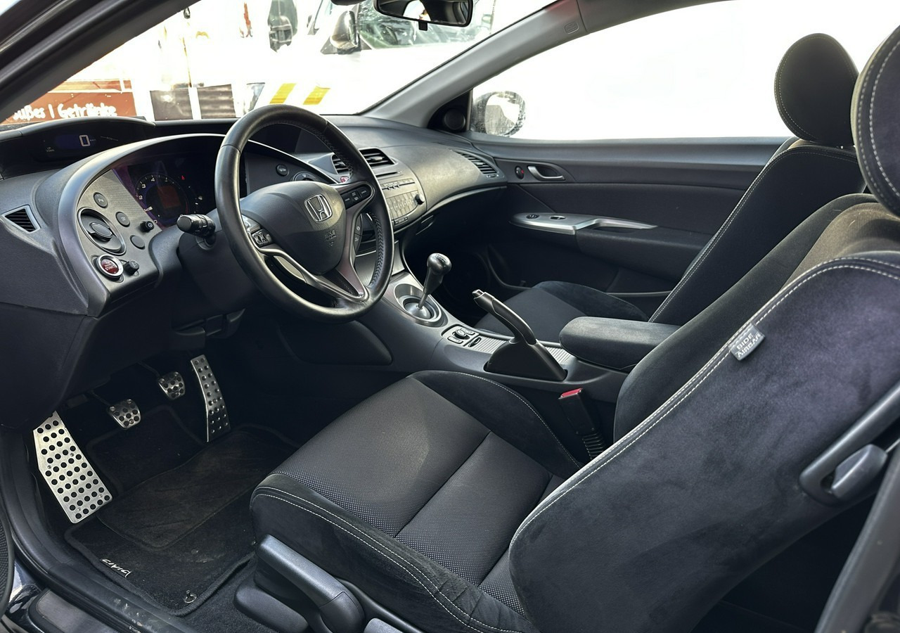 Honda Civic VIII Honda Civic 1.4 i-VTEC Type S - 차량 : 사진 5 Honda Civic VIII Honda Civic 1.4 i-VTEC Type S - 차량 : 사진 5