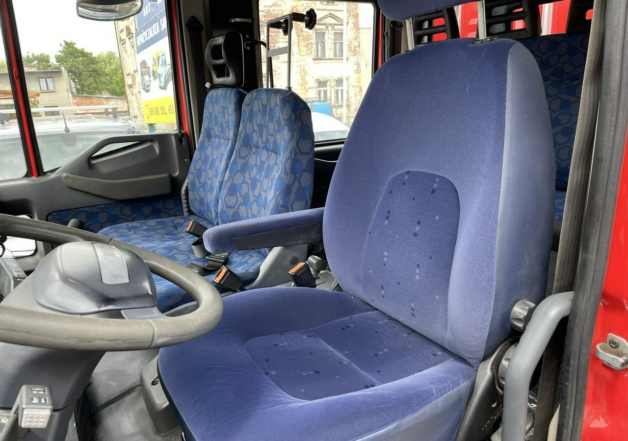 소방차 Iveco Inny Iveco IVECO ML120E250 Straż Pożarna 7-osb Gaśnicza 2500 L 2008 : 사진 8 소방차 Iveco Inny Iveco IVECO ML120E250 Straż Pożarna 7-osb Gaśnicza 2500 L 2008 : 사진 8