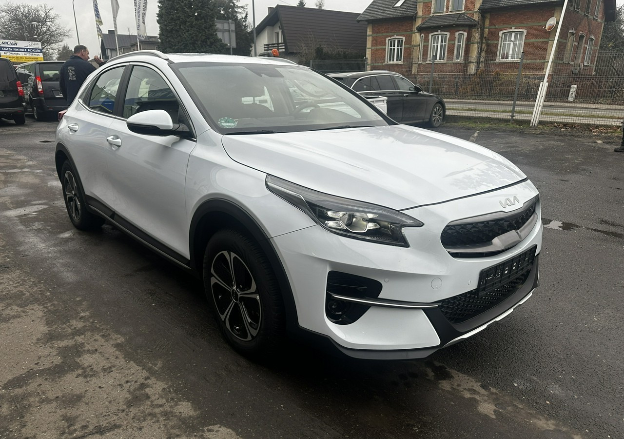 Kia Xceed 1.6 GDI Hybryda Plug-in 50 km na prądzie 2022 - 해치백 : 사진 1 Kia Xceed 1.6 GDI Hybryda Plug-in 50 km na prądzie 2022 - 해치백 : 사진 1