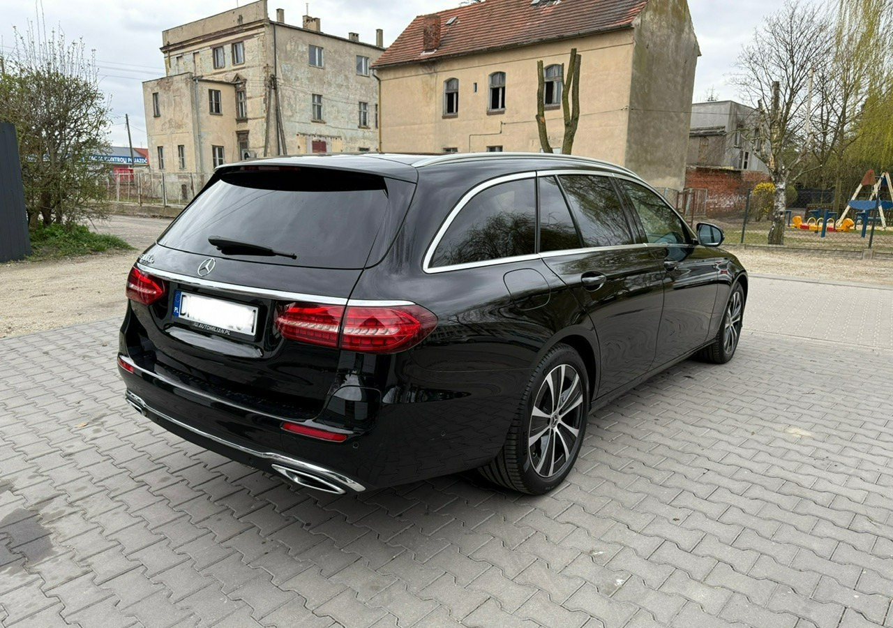 Mercedes-Benz Klasa E E300de EQ-Power Hybrid 50km na prądzie 2.0d 306KM Avantgarde Panoram - 차량 : 사진 4 Mercedes-Benz Klasa E E300de EQ-Power Hybrid 50km na prądzie 2.0d 306KM Avantgarde Panoram - 차량 : 사진 4