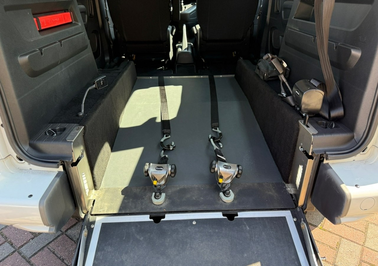 Opel Combo IV Opel Combo Life Niepełnosprawnych inwalida Rampa 32105 km Model 2022 - 차량 : 사진 5 Opel Combo IV Opel Combo Life Niepełnosprawnych inwalida Rampa 32105 km Model 2022 - 차량 : 사진 5