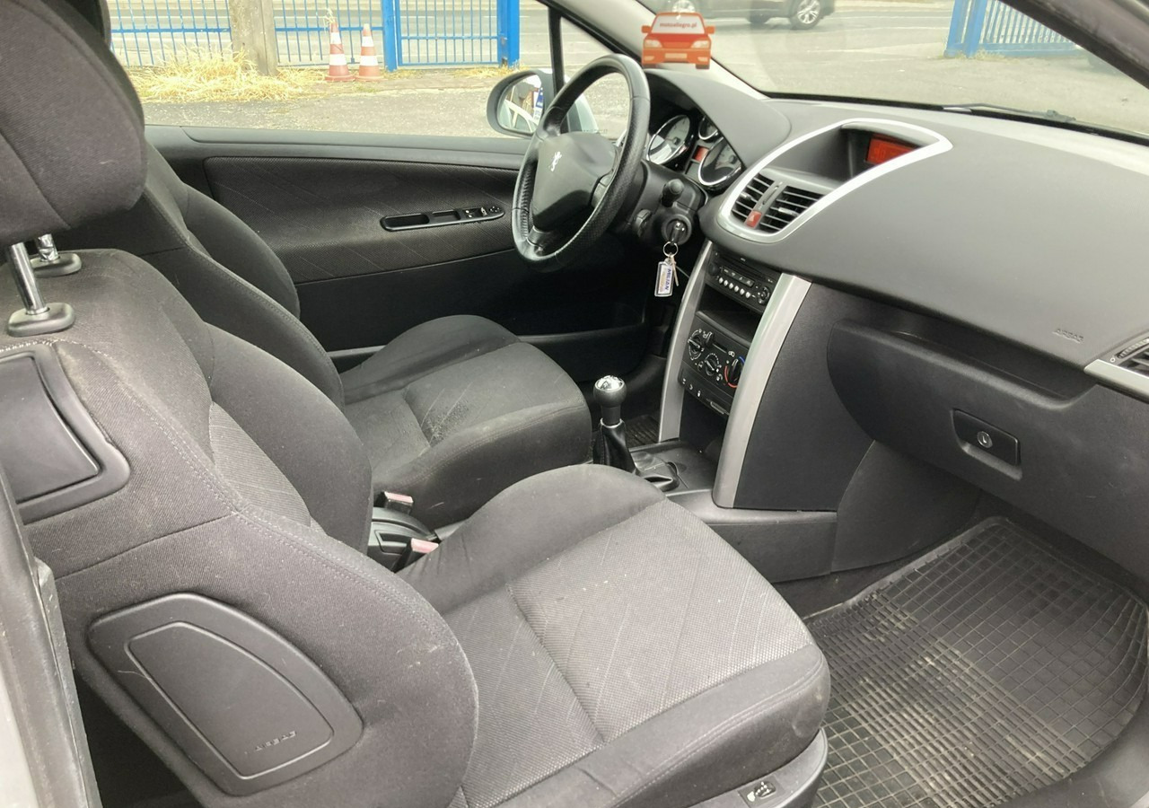 Peugeot 207 Peugeot 207 1.6HDI-16V Klima 2007 - 해치백 : 사진 2 Peugeot 207 Peugeot 207 1.6HDI-16V Klima 2007 - 해치백 : 사진 2