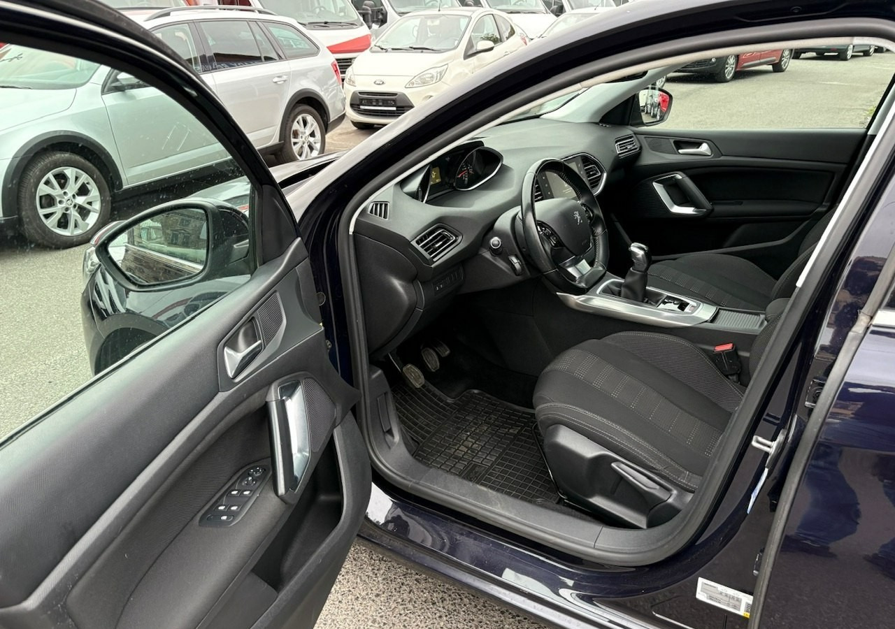 해치백 Peugeot 308 II Peugeot 308 HB 1.6HDI 85tkm FullLed Navi Klima 2016 : 사진 12