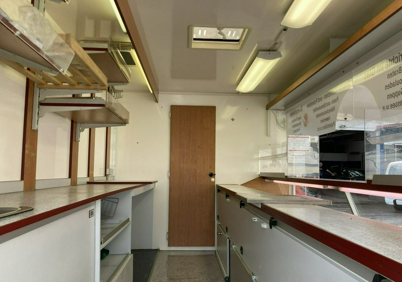 Renault Master Master Autosklep Gastronomiczny Food Truck Foodtruck Sklep bar 2009 - 벤딩 트럭 : 사진 1 Renault Master Master Autosklep Gastronomiczny Food Truck Foodtruck Sklep bar 2009 - 벤딩 트럭 : 사진 1