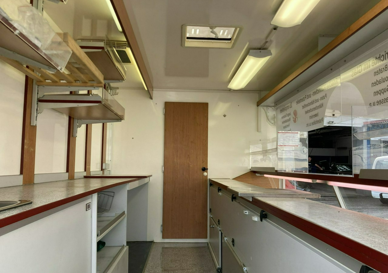 Renault Master Master Autosklep Gastronomiczny Food Truck Foodtruck Sklep bar 2009 - 벤딩 트럭 : 사진 2 Renault Master Master Autosklep Gastronomiczny Food Truck Foodtruck Sklep bar 2009 - 벤딩 트럭 : 사진 2