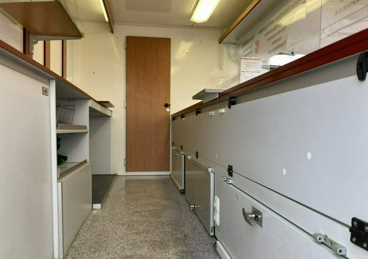 Renault Master Master Autosklep Gastronomiczny Food Truck Foodtruck Sklep bar 2009 - 벤딩 트럭 : 사진 4 Renault Master Master Autosklep Gastronomiczny Food Truck Foodtruck Sklep bar 2009 - 벤딩 트럭 : 사진 4
