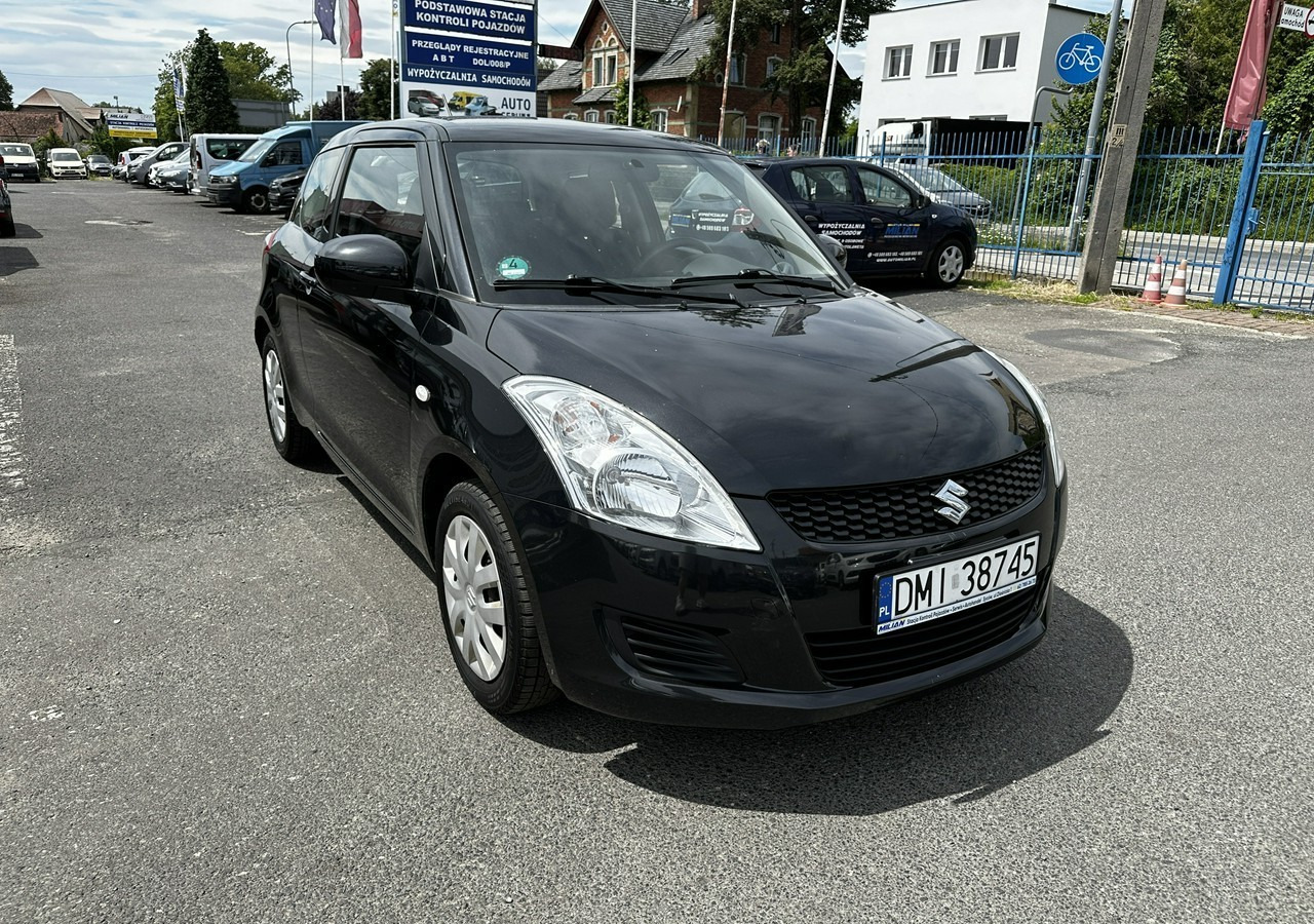 Suzuki Swift V Suzuki Swift 1.2-94KM Klima Model 2012 - 해치백 : 사진 1 Suzuki Swift V Suzuki Swift 1.2-94KM Klima Model 2012 - 해치백 : 사진 1