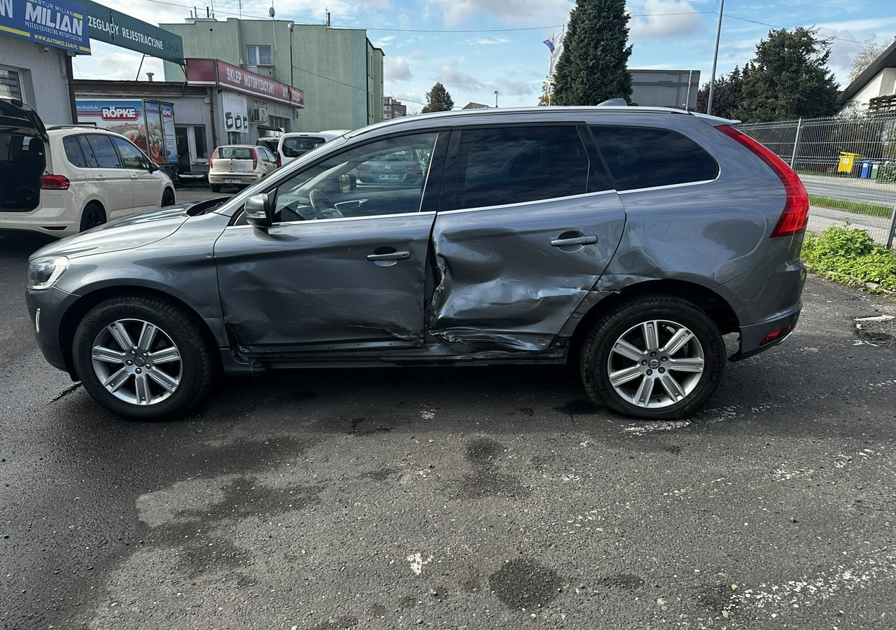 Volvo XC60 I Volvo XC 60 D4AWD Bogate wyposażenie 2017 - SUV : 사진 4 Volvo XC60 I Volvo XC 60 D4AWD Bogate wyposażenie 2017 - SUV : 사진 4