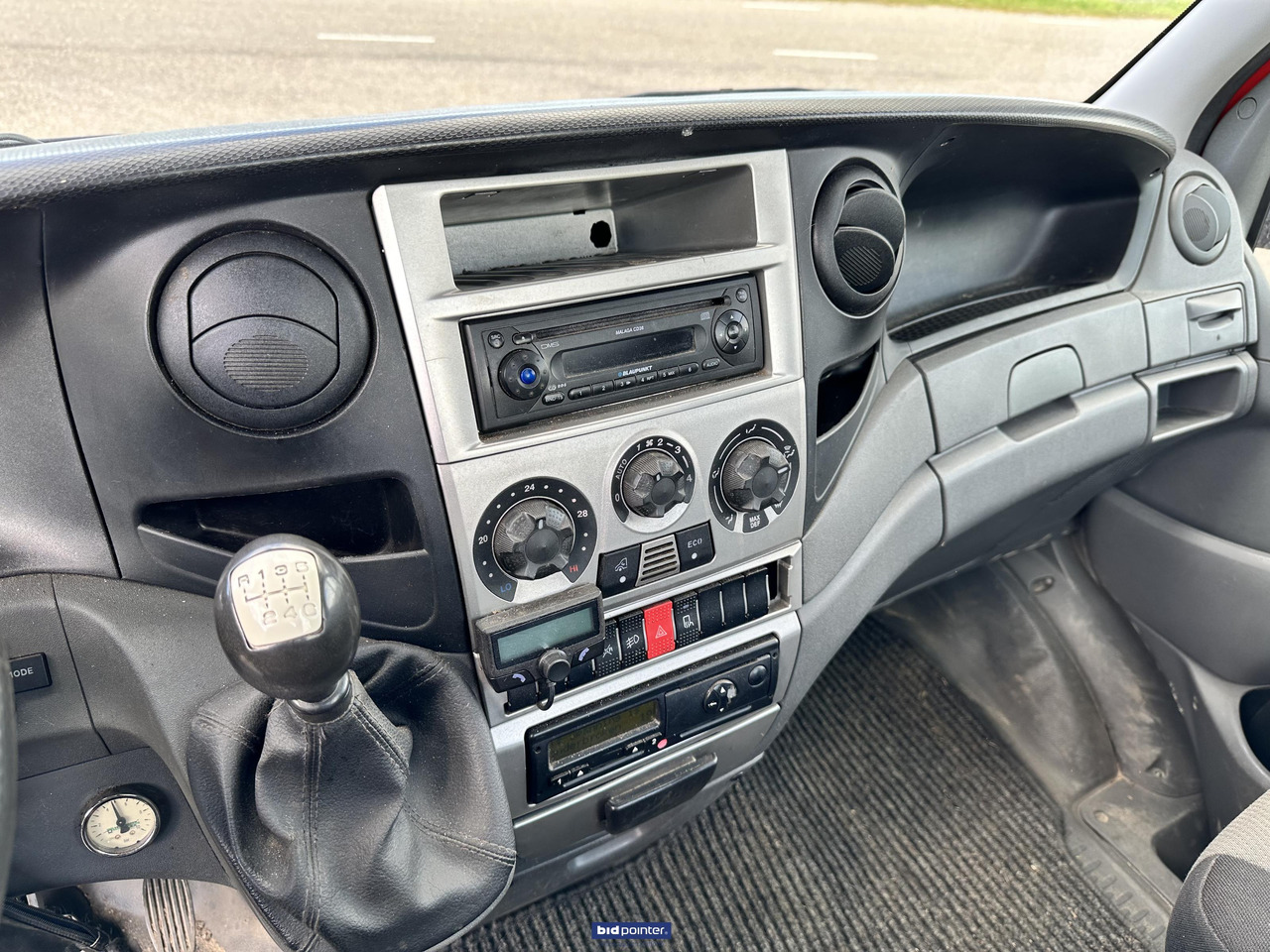 Iveco Daily 40C18 - 미니 관절 트랙터 유닛 : 사진 5 Iveco Daily 40C18 - 미니 관절 트랙터 유닛 : 사진 5