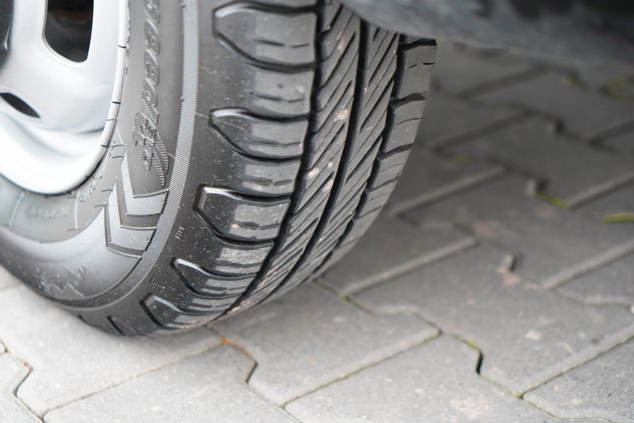 리스  Iveco DAILY 35-140 / WYWROTKA / BRYGADÓWKA / BLIŹNIAK Iveco DAILY 35-140 / WYWROTKA / BRYGADÓWKA / BLIŹNIAK : 사진 12