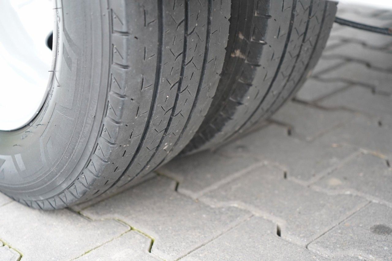 리스  Iveco DAILY 35-140 / WYWROTKA / BRYGADÓWKA / BLIŹNIAK Iveco DAILY 35-140 / WYWROTKA / BRYGADÓWKA / BLIŹNIAK : 사진 13