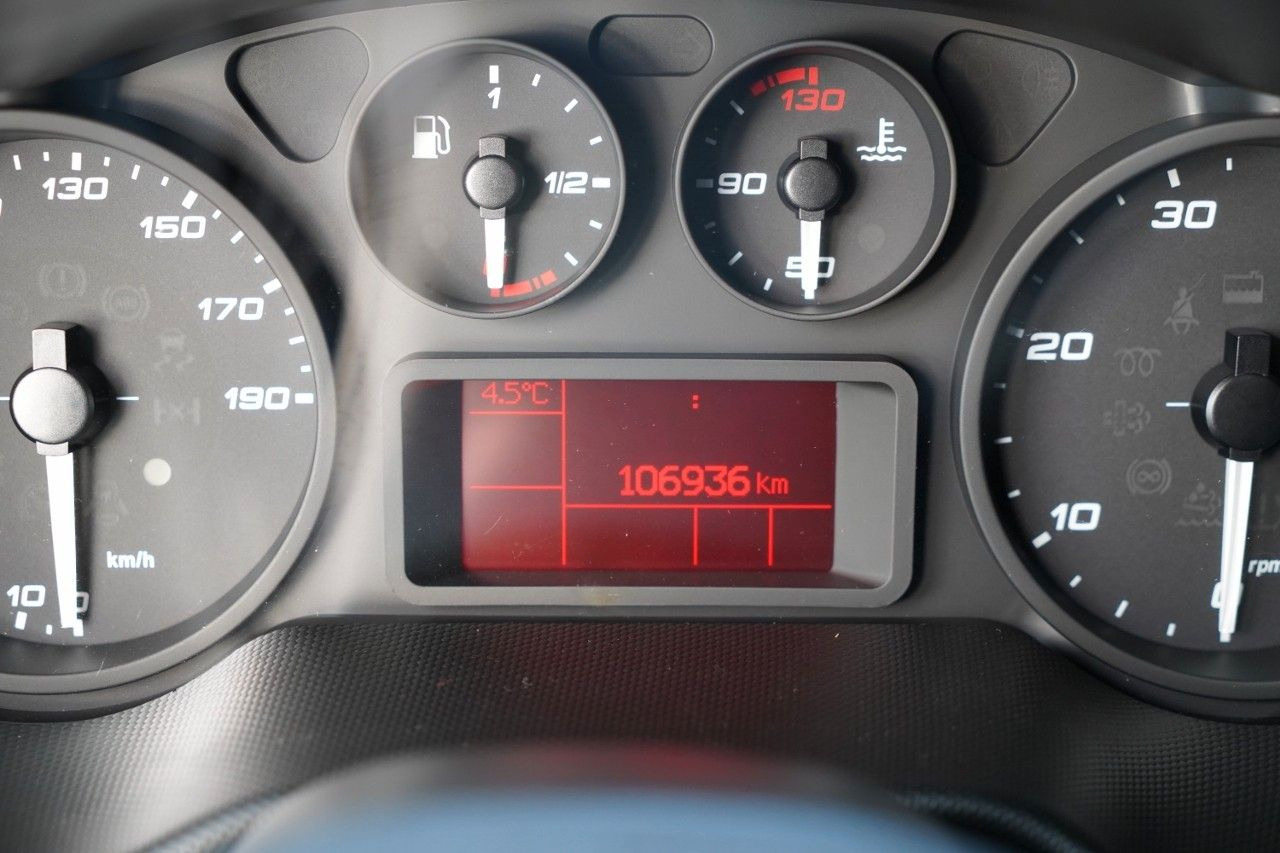 냉동 밴 Iveco DAILY 35-160 / KONTENER 4,25 M / IZOTERMA AUTOM : 사진 44 냉동 밴 Iveco DAILY 35-160 / KONTENER 4,25 M / IZOTERMA AUTOM : 사진 44