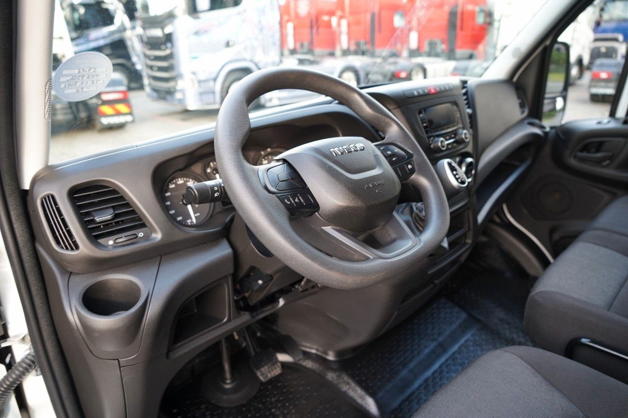 냉동 밴 Iveco DAILY 35-160 / KONTENER 4,25 M / IZOTERMA AUTOM : 사진 27 냉동 밴 Iveco DAILY 35-160 / KONTENER 4,25 M / IZOTERMA AUTOM : 사진 27