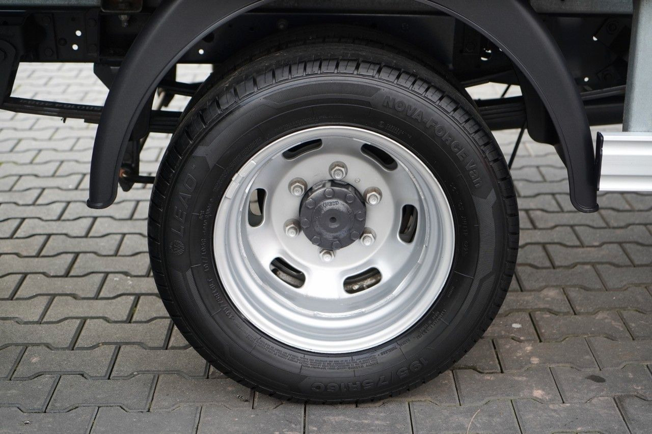 냉동 밴 Iveco DAILY 35-160 / KONTENER 4,25 M / IZOTERMA AUTOM : 사진 20 냉동 밴 Iveco DAILY 35-160 / KONTENER 4,25 M / IZOTERMA AUTOM : 사진 20