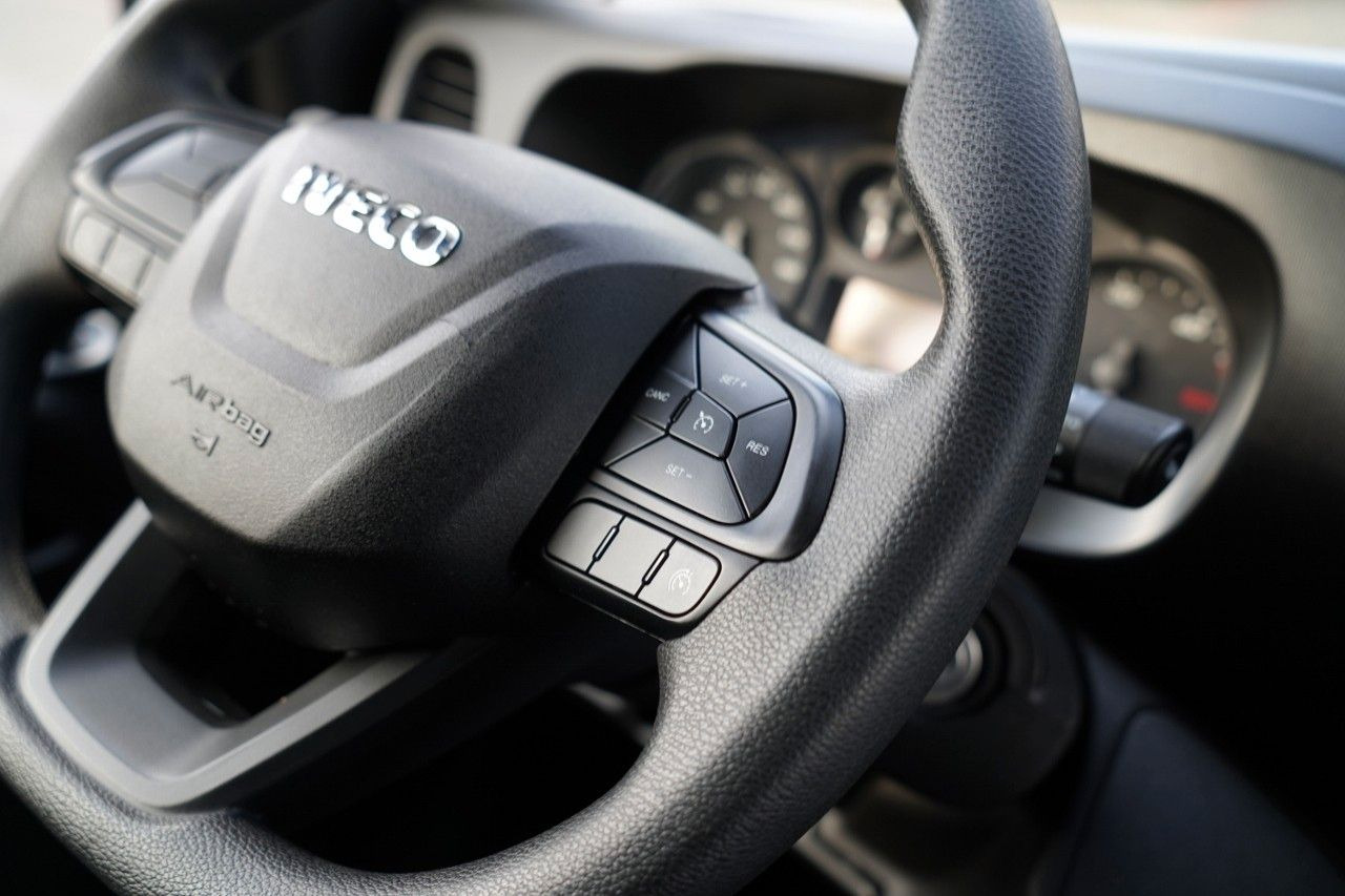 냉동 밴 Iveco DAILY 35-160 / KONTENER 4,25 M / IZOTERMA AUTOM : 사진 35 냉동 밴 Iveco DAILY 35-160 / KONTENER 4,25 M / IZOTERMA AUTOM : 사진 35