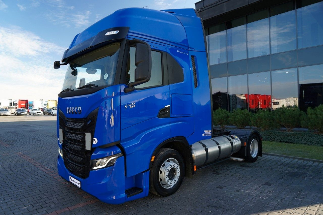 Iveco S-WAY / 460 / RETARDER / LNG / MEGA / LOW DECK - 트랙터 유닛 : 사진 3 Iveco S-WAY / 460 / RETARDER / LNG / MEGA / LOW DECK - 트랙터 유닛 : 사진 3