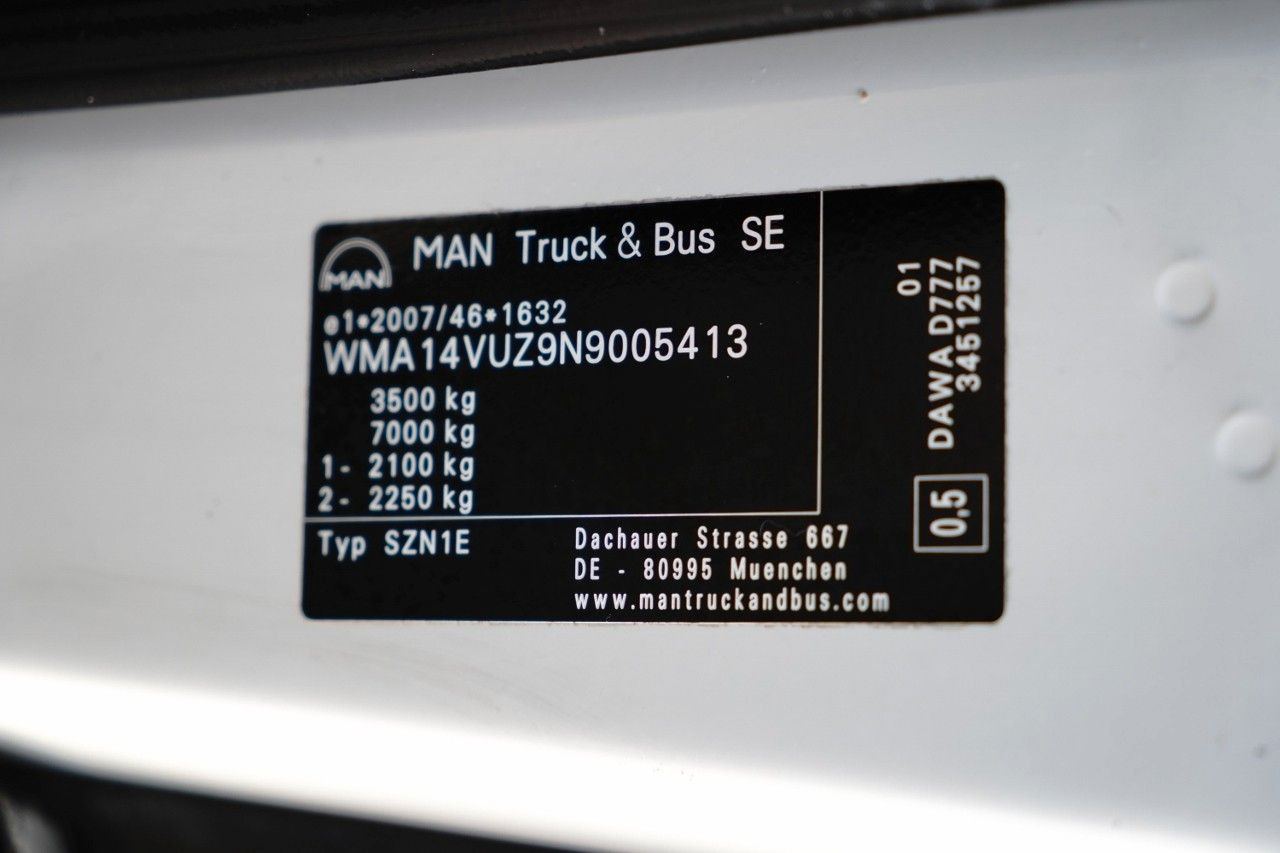 냉동 밴 MAN TGE 3.180 / CHŁODNIA / AGREGAT CARRIER XARIOS 35 : 사진 44 냉동 밴 MAN TGE 3.180 / CHŁODNIA / AGREGAT CARRIER XARIOS 35 : 사진 44