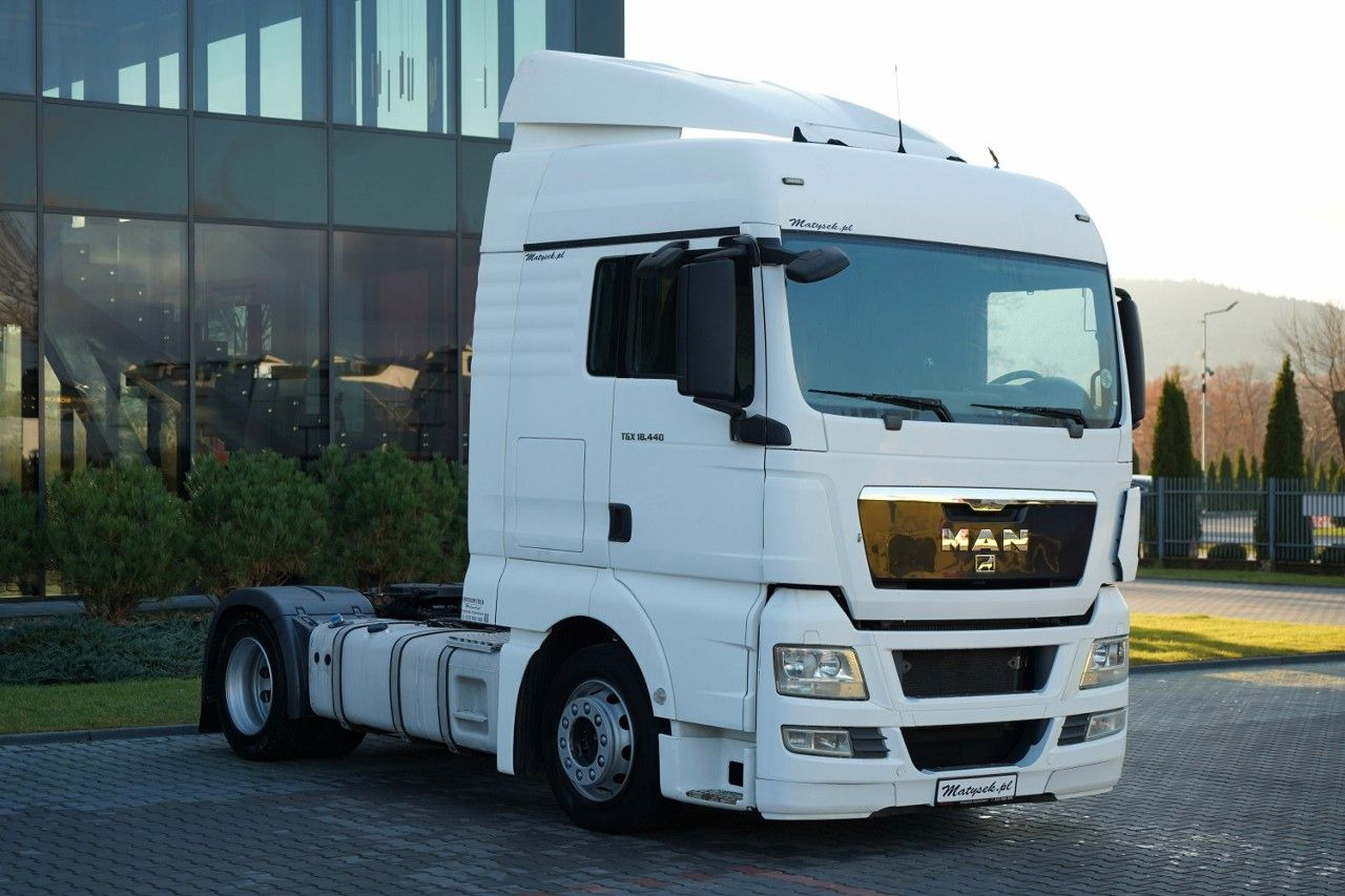 MAN TGX 18.440 / XLX / MEGA / MANUAL / LOW DECK - 트랙터 유닛 : 사진 2 MAN TGX 18.440 / XLX / MEGA / MANUAL / LOW DECK - 트랙터 유닛 : 사진 2