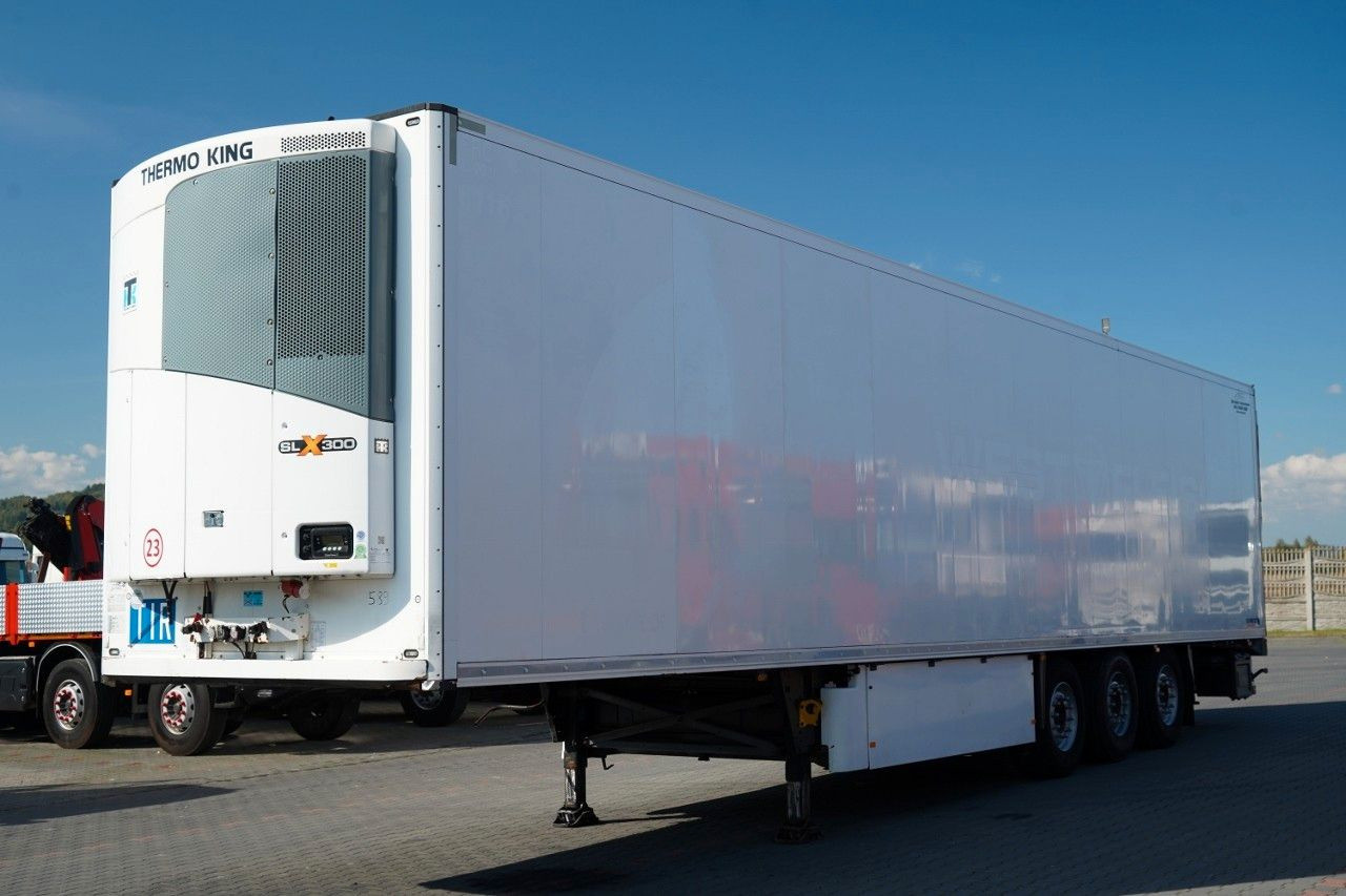 Schmitz Cargobull / CHŁODNIA / THERMO KING SLX 300 / HAKÓWKA / OŚ - 냉동 세미 트레일러 : 사진 1 Schmitz Cargobull / CHŁODNIA / THERMO KING SLX 300 / HAKÓWKA / OŚ - 냉동 세미 트레일러 : 사진 1