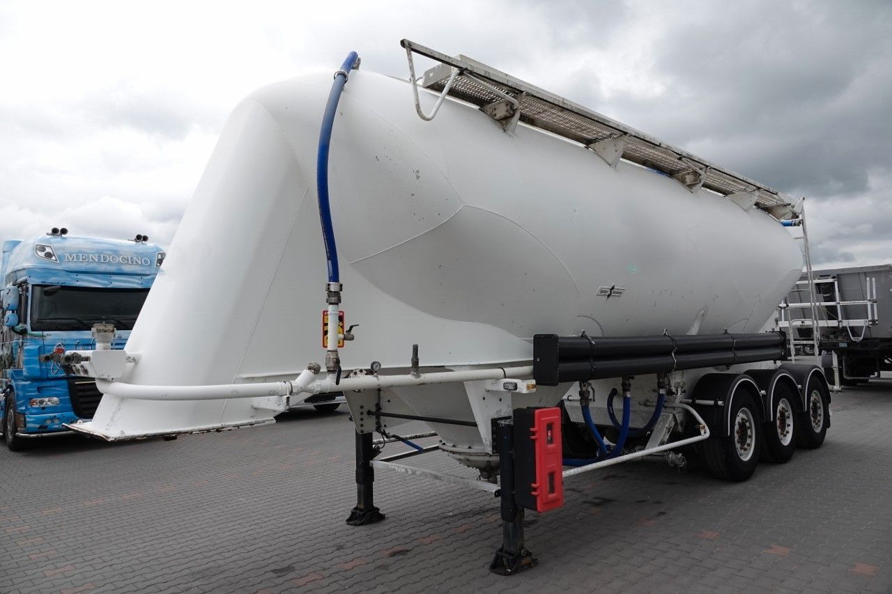 Spitzer CEMENTONACZEPA / 37 000 L / SILOS / 3 KOMORY - 사일로 세미 트레일러 : 사진 3 Spitzer CEMENTONACZEPA / 37 000 L / SILOS / 3 KOMORY - 사일로 세미 트레일러 : 사진 3