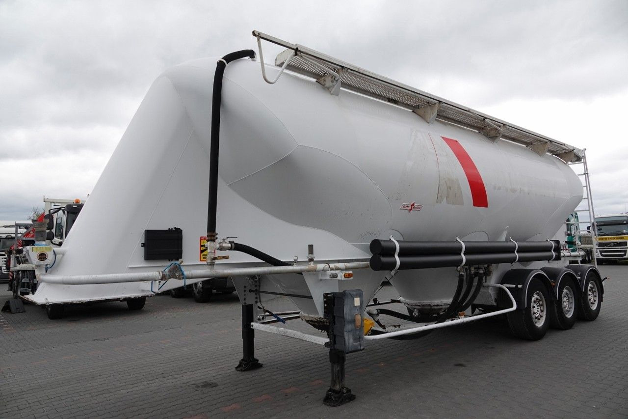 Spitzer CEMENTONACZEPA / 43 000 L / SILOS / 3 KOMORY / O - 사일로 세미 트레일러 : 사진 3 Spitzer CEMENTONACZEPA / 43 000 L / SILOS / 3 KOMORY / O - 사일로 세미 트레일러 : 사진 3