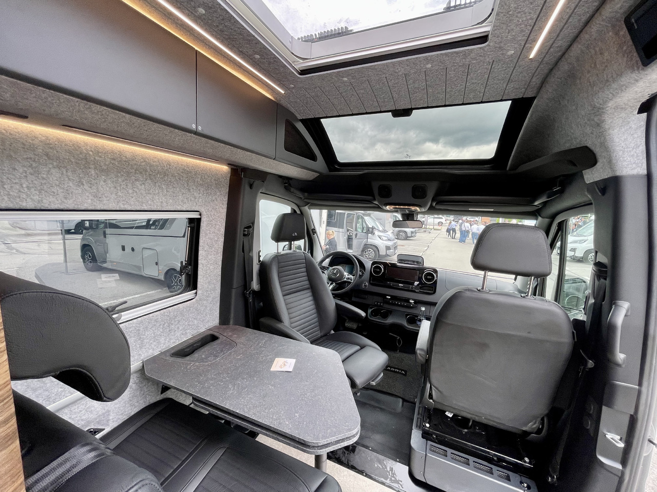 ADRIA Super Twin 600 SP - 캠핑 밴 : 사진 5 ADRIA Super Twin 600 SP - 캠핑 밴 : 사진 5