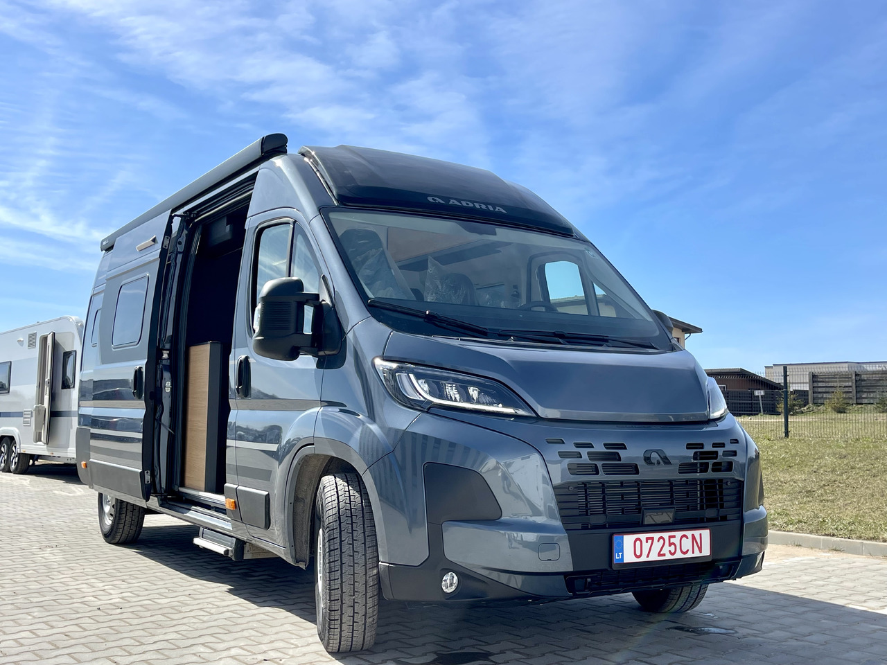 ADRIA TWIN 640 SGX - 캠핑 밴 : 사진 1 ADRIA TWIN 640 SGX - 캠핑 밴 : 사진 1