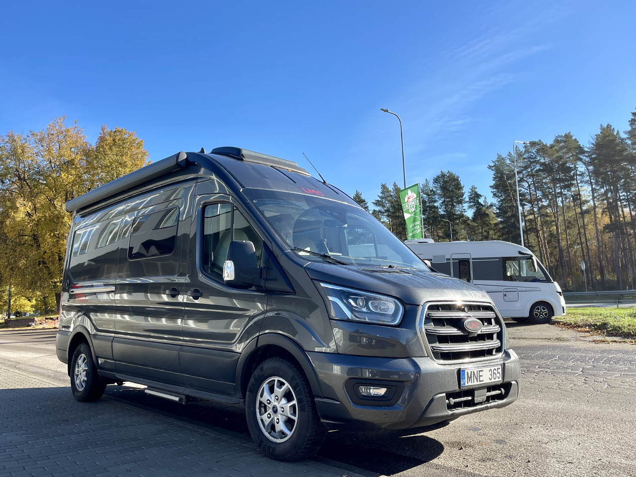LCM Innovan 590 - 캠핑 밴 : 사진 1 LCM Innovan 590 - 캠핑 밴 : 사진 1