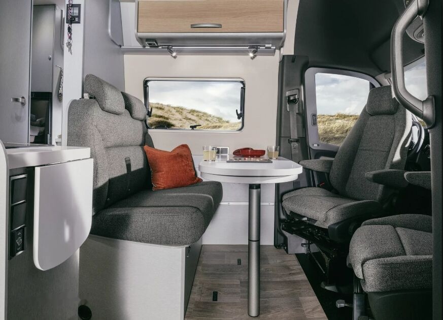 Mercedes-Benz HYMER Free S - 캠핑 밴 : 사진 5 Mercedes-Benz HYMER Free S - 캠핑 밴 : 사진 5