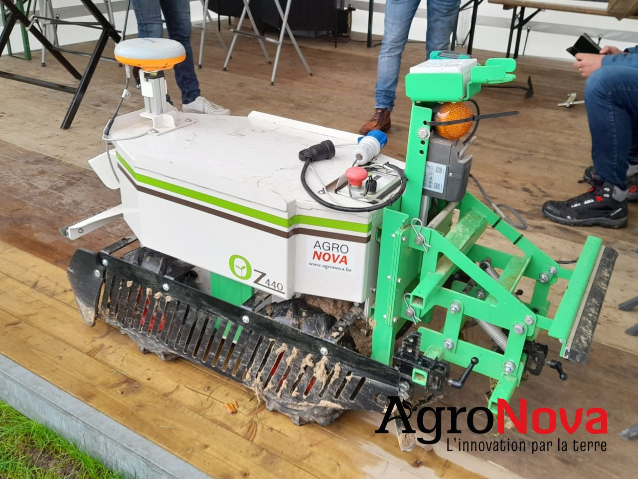 Naïo Robot Oz MARAICHAGE - 농업용 기계 : 사진 2 Naïo Robot Oz MARAICHAGE - 농업용 기계 : 사진 2