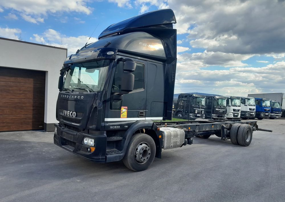 Iveco EUROCARGO 160E28 RAMA DO ZABUDOWY/ LAWETA / MANUAL / - 커튼사이더 트럭 : 사진 3 Iveco EUROCARGO 160E28 RAMA DO ZABUDOWY/ LAWETA / MANUAL / - 커튼사이더 트럭 : 사진 3