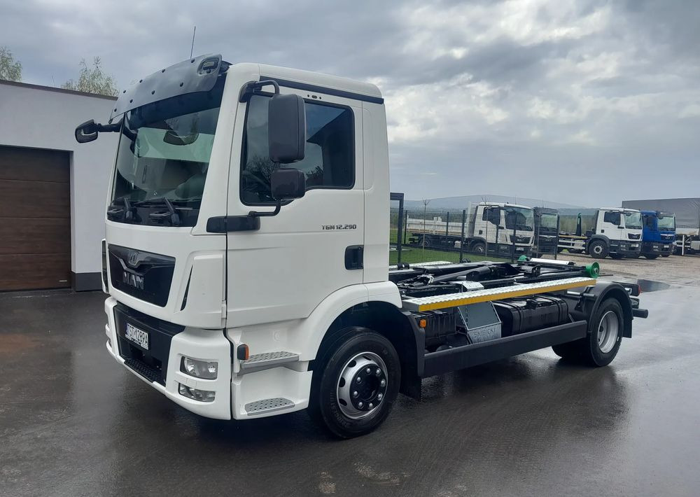MAN TGM 12.290 - 후크 리프트 트럭 : 사진 1 MAN TGM 12.290 - 후크 리프트 트럭 : 사진 1