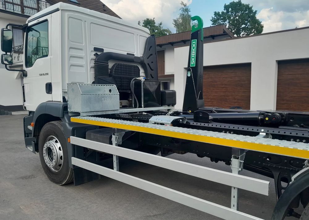 MAN TGM 18.290 - 후크 리프트 트럭 : 사진 4 MAN TGM 18.290 - 후크 리프트 트럭 : 사진 4