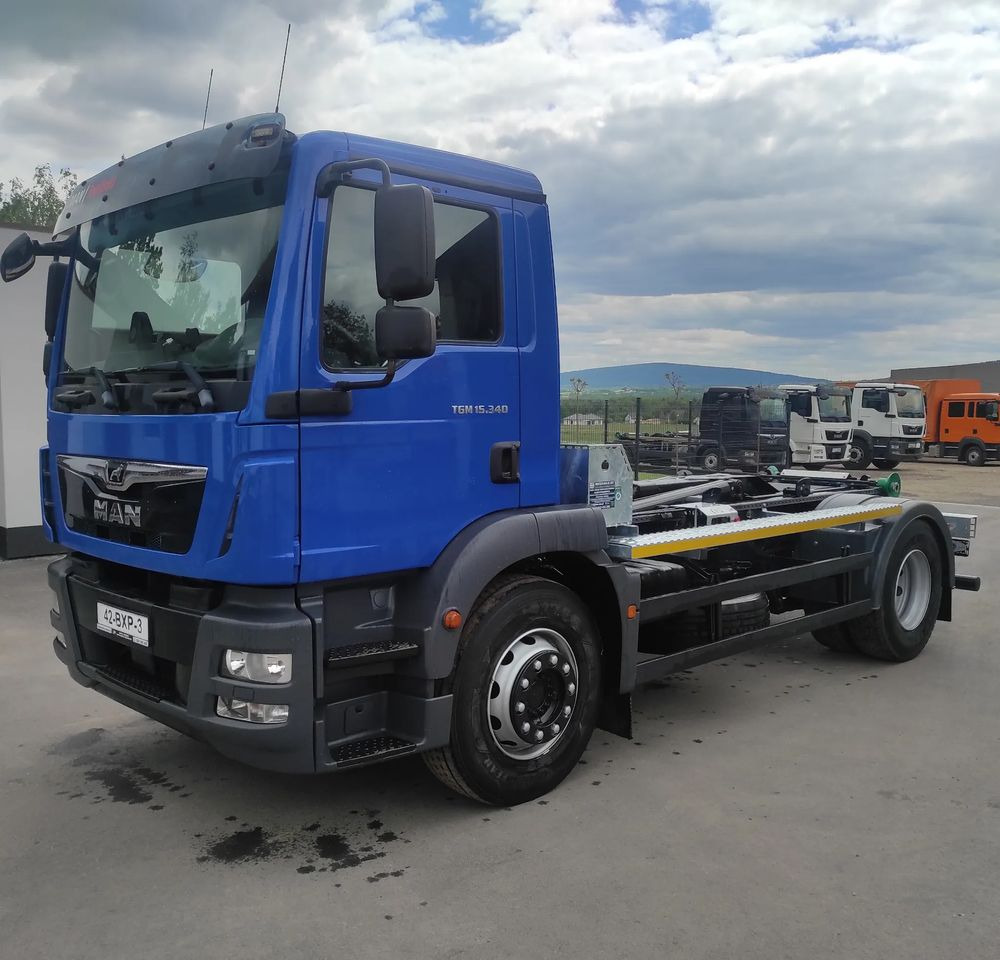 MAN TGM 18.340 urządzenie hakowe AXOR - 후크 리프트 트럭 : 사진 2 MAN TGM 18.340 urządzenie hakowe AXOR - 후크 리프트 트럭 : 사진 2