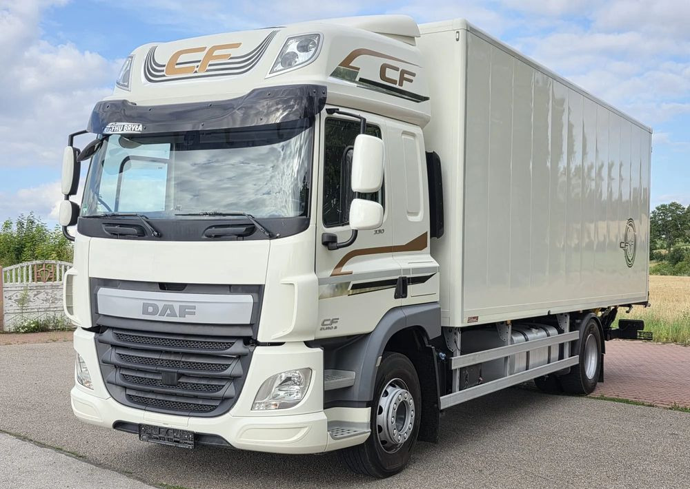 DAF CF 330/10.2017/KONTENER MEBLOWY/IZOTERMA/WINDA/18 PALET/E6/NISKI PRZEBIEG/Z NIEMIEC/JAK NOWY/DUŻY SILNIK 10 837cm3// - 박스 트럭 : 사진 2 DAF CF 330/10.2017/KONTENER MEBLOWY/IZOTERMA/WINDA/18 PALET/E6/NISKI PRZEBIEG/Z NIEMIEC/JAK NOWY/DUŻY SILNIK 10 837cm3// - 박스 트럭 : 사진 2