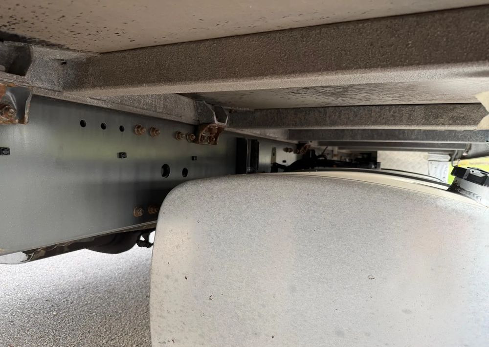 커튼사이더 트럭 DAF LF 260 / WINDA / 16TON DMC / 3M WYSOKOŚĆ / JUMBO / FIRANKA / SYPIALKA / AUTOMAT / JEDEN WŁAŚCICIE / EURO 6 / 2017/ SPROWADZONY / 19 PALET / DUŻA ŁADOWNOŚĆ / : 사진 17 커튼사이더 트럭 DAF LF 260 / WINDA / 16TON DMC / 3M WYSOKOŚĆ / JUMBO / FIRANKA / SYPIALKA / AUTOMAT / JEDEN WŁAŚCICIE / EURO 6 / 2017/ SPROWADZONY / 19 PALET / DUŻA ŁADOWNOŚĆ / : 사진 17