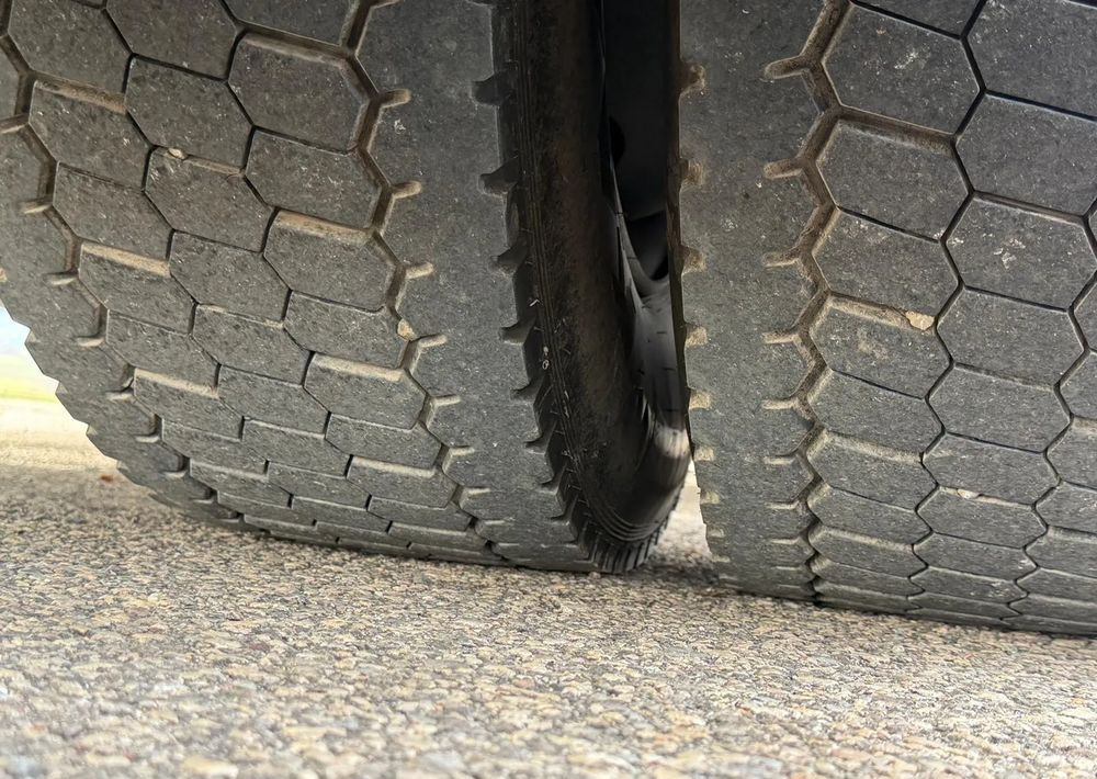 커튼사이더 트럭 DAF LF 260 / WINDA / 16TON DMC / 3M WYSOKOŚĆ / JUMBO / FIRANKA / SYPIALKA / AUTOMAT / JEDEN WŁAŚCICIE / EURO 6 / 2017/ SPROWADZONY / 19 PALET / DUŻA ŁADOWNOŚĆ / : 사진 16 커튼사이더 트럭 DAF LF 260 / WINDA / 16TON DMC / 3M WYSOKOŚĆ / JUMBO / FIRANKA / SYPIALKA / AUTOMAT / JEDEN WŁAŚCICIE / EURO 6 / 2017/ SPROWADZONY / 19 PALET / DUŻA ŁADOWNOŚĆ / : 사진 16