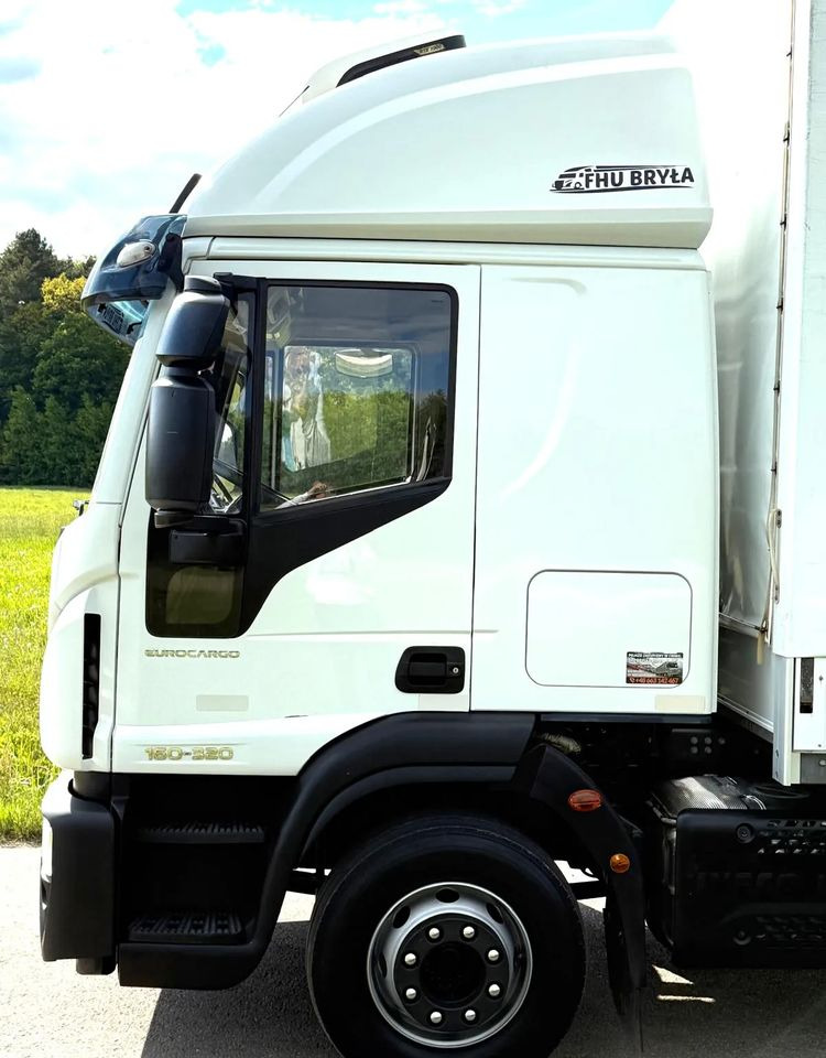 Iveco EUROCARGO 160E320/FIRANKA/WINDA/AUTOMAT/NISKI PRZEBIEG/E6/SPROWADZONY/PIERWSZY WŁAŚCICIEL - 커튼사이더 트럭 : 사진 4 Iveco EUROCARGO 160E320/FIRANKA/WINDA/AUTOMAT/NISKI PRZEBIEG/E6/SPROWADZONY/PIERWSZY WŁAŚCICIEL - 커튼사이더 트럭 : 사진 4