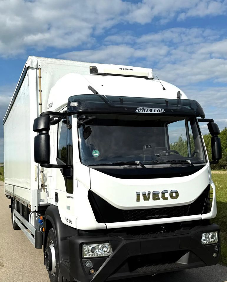 Iveco EUROCARGO 160E320/FIRANKA/WINDA/AUTOMAT/NISKI PRZEBIEG/E6/SPROWADZONY/PIERWSZY WŁAŚCICIEL - 커튼사이더 트럭 : 사진 2 Iveco EUROCARGO 160E320/FIRANKA/WINDA/AUTOMAT/NISKI PRZEBIEG/E6/SPROWADZONY/PIERWSZY WŁAŚCICIEL - 커튼사이더 트럭 : 사진 2