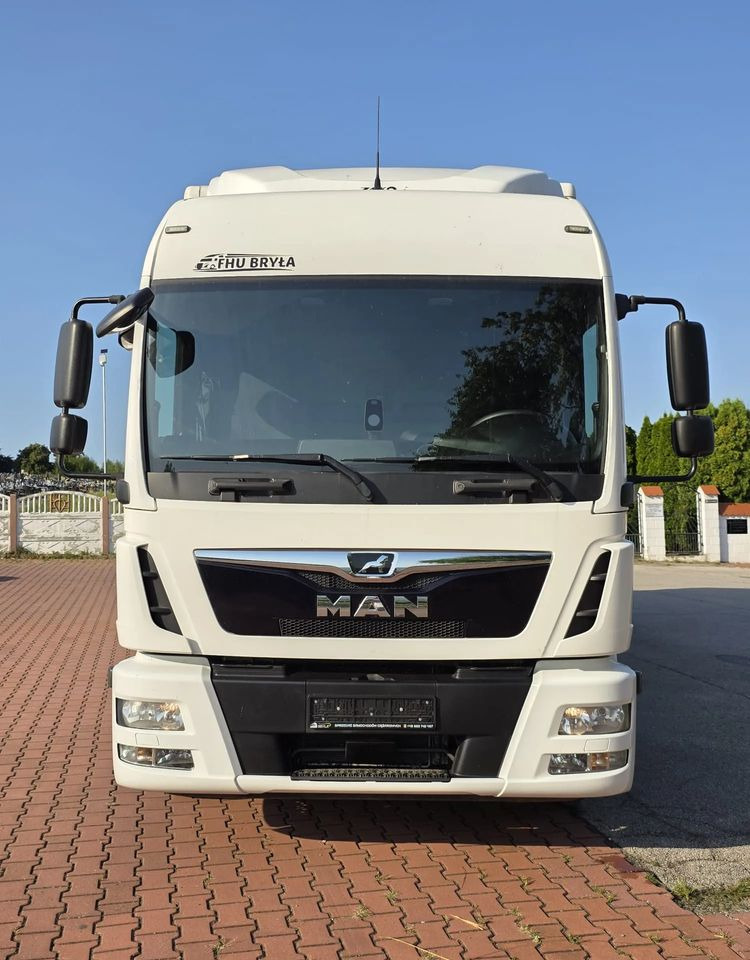 MAN TGL 12.250 / KONTENER / IZOTERMA / WINDA / 2019R / EURO 6 / PEŁEN SERWIS / 6 TON ŁADOWNOŚĆ / SPROWADZONY / ZADBANY / JAK NOWY / KSIĄŻKA SERWISOWA / E6 / 17 PALET - 박스 트럭 : 사진 3 MAN TGL 12.250 / KONTENER / IZOTERMA / WINDA / 2019R / EURO 6 / PEŁEN SERWIS / 6 TON ŁADOWNOŚĆ / SPROWADZONY / ZADBANY / JAK NOWY / KSIĄŻKA SERWISOWA / E6 / 17 PALET - 박스 트럭 : 사진 3