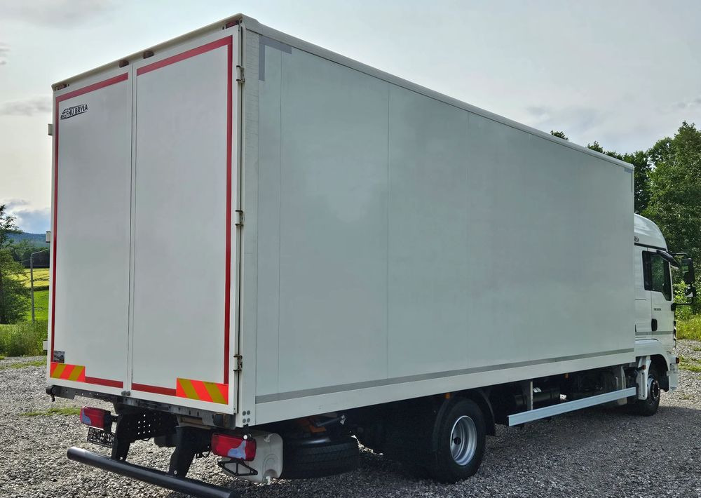 MAN TGL 12.250 / KONTENER / IZOTERMA / WINDA / 2019R / EURO 6 / PEŁEN SERWIS / 6 TON ŁADOWNOŚĆ / SPROWADZONY / ZADBANY / JAK NOWY / KSIĄŻKA SERWISOWA / E6 / 17 PALET - 박스 트럭 : 사진 4 MAN TGL 12.250 / KONTENER / IZOTERMA / WINDA / 2019R / EURO 6 / PEŁEN SERWIS / 6 TON ŁADOWNOŚĆ / SPROWADZONY / ZADBANY / JAK NOWY / KSIĄŻKA SERWISOWA / E6 / 17 PALET - 박스 트럭 : 사진 4
