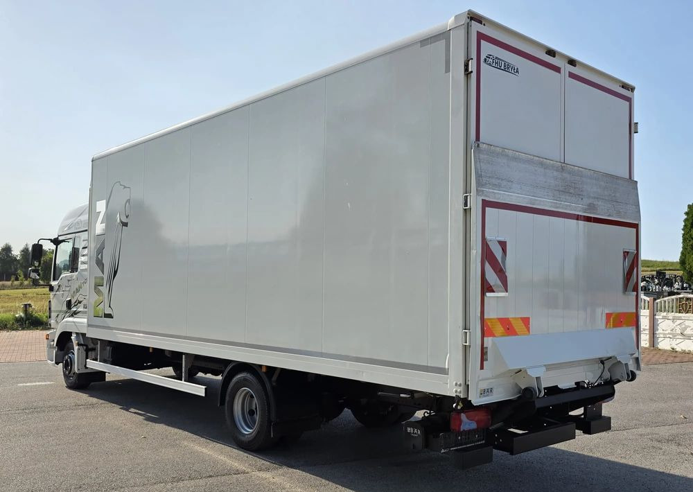 MAN TGL 12.250 / KONTENER / IZOTERMA / WINDA / 2019R / EURO 6 / PEŁEN SERWIS / 6 TON ŁADOWNOŚĆ / SPROWADZONY / ZADBANY / JAK NOWY / KSIĄŻKA SERWISOWA / E6 / 17 PALET - 박스 트럭 : 사진 5 MAN TGL 12.250 / KONTENER / IZOTERMA / WINDA / 2019R / EURO 6 / PEŁEN SERWIS / 6 TON ŁADOWNOŚĆ / SPROWADZONY / ZADBANY / JAK NOWY / KSIĄŻKA SERWISOWA / E6 / 17 PALET - 박스 트럭 : 사진 5