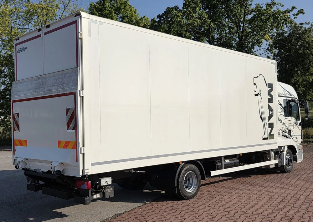 MAN TGL 12.250 / KONTENER / IZOTERMA / WINDA / 2019R / EURO 6 / PEŁEN SERWIS / 6 TON ŁADOWNOŚĆ / SPROWADZONY / ZADBANY / JAK NOWY / KSIĄŻKA SERWISOWA / E6 / 17 PALET - 박스 트럭 : 사진 4 MAN TGL 12.250 / KONTENER / IZOTERMA / WINDA / 2019R / EURO 6 / PEŁEN SERWIS / 6 TON ŁADOWNOŚĆ / SPROWADZONY / ZADBANY / JAK NOWY / KSIĄŻKA SERWISOWA / E6 / 17 PALET - 박스 트럭 : 사진 4